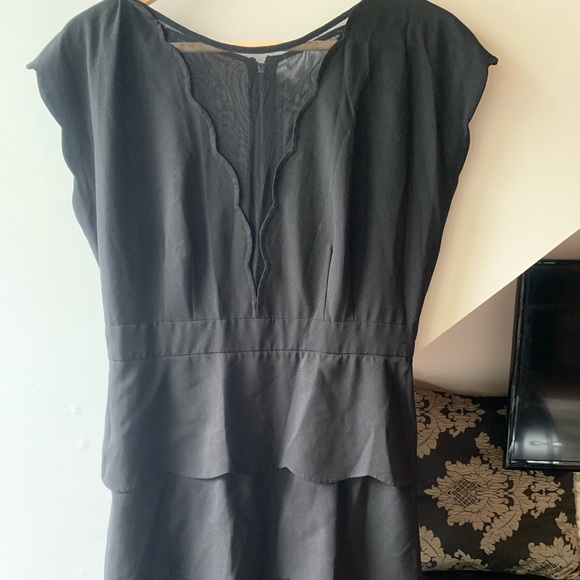 Beautiful black made dress with mesh insert - Picture 2 of 2